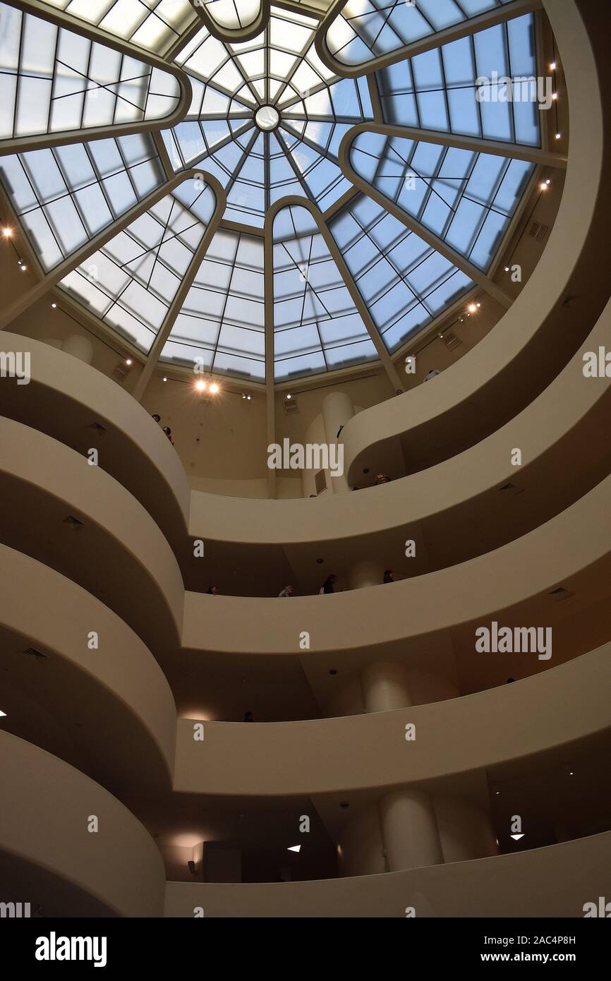 Zentrale Atrium von Frank Lloyd Wrights GuggenheimMuseum in New York