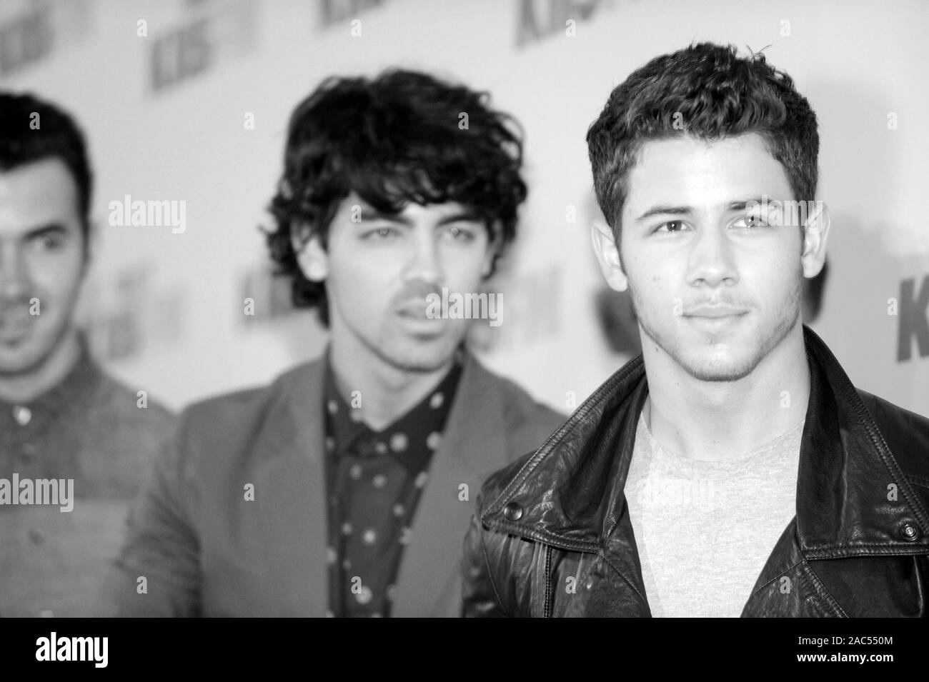 (L - R) Kevin, Joe und Nick Jonas der Jonas Brothers sorgen die KIIS FM 2012 Jingle Ball bei Nokia Theatre L.A. Live am 1. Dezember in Los Angeles, Kalifornien 2012. Stockfoto