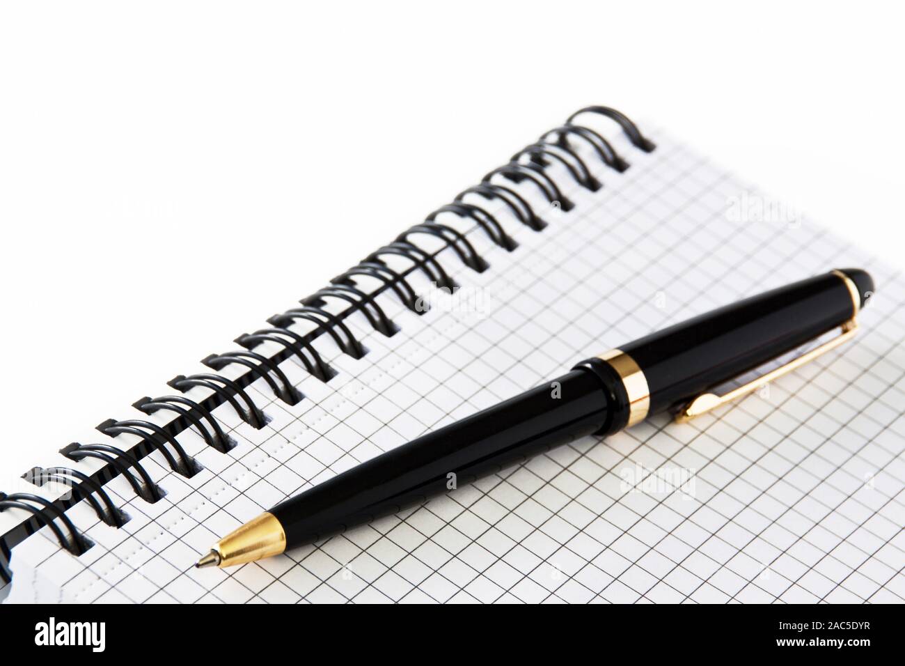 Notizbuch aus Papier und Bleistift Nahaufnahme Stockfoto