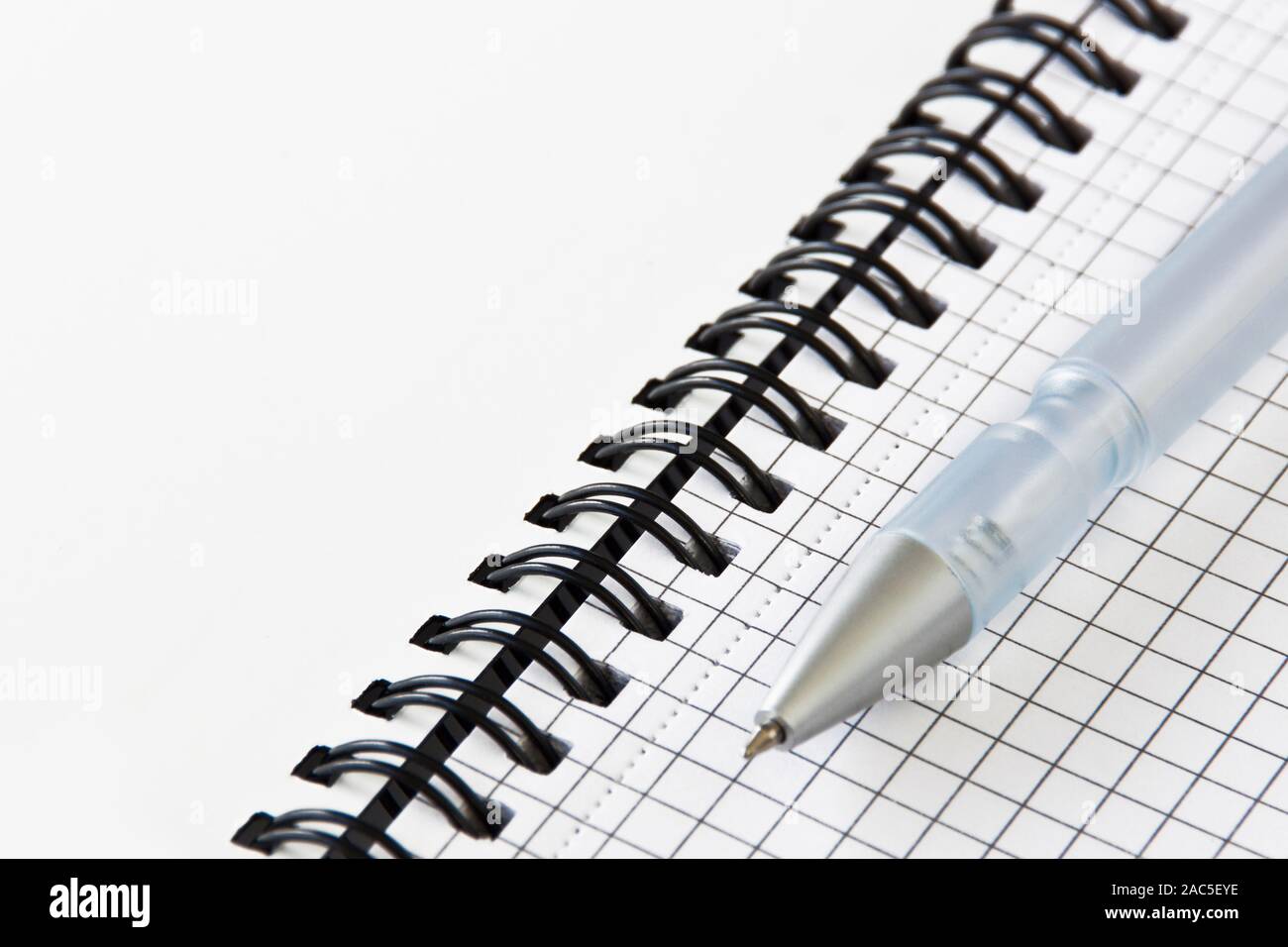 Notizbuch aus Papier und Bleistift Nahaufnahme Stockfoto