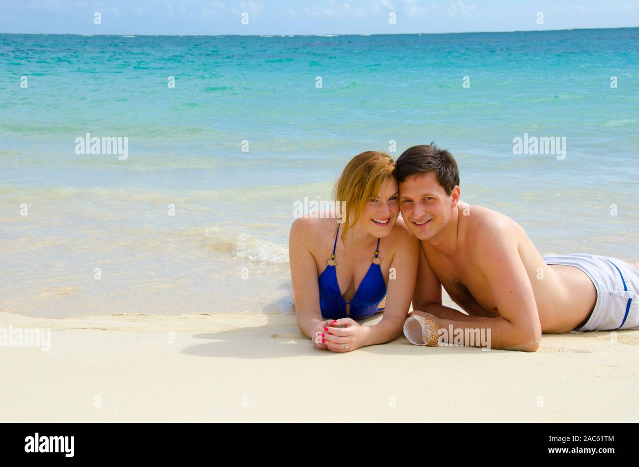 Greg vorgeschlagen, Nicole am Tag vor, indem Sie eine Notiz in einer Shell, wo sie Taube 40 Meter weiter unten! Sie anscheinend Ja gesagt! Stockfoto