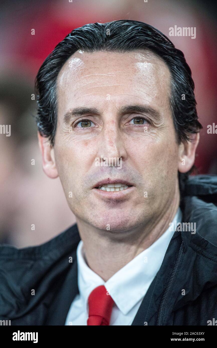 LONDON, ENGLAND - 28. NOVEMBER: Manager Unai Emery von FC Arsenal an schaut während der UEFA Europa League Gruppe F Match zwischen dem FC Arsenal und Eintracht Stockfoto