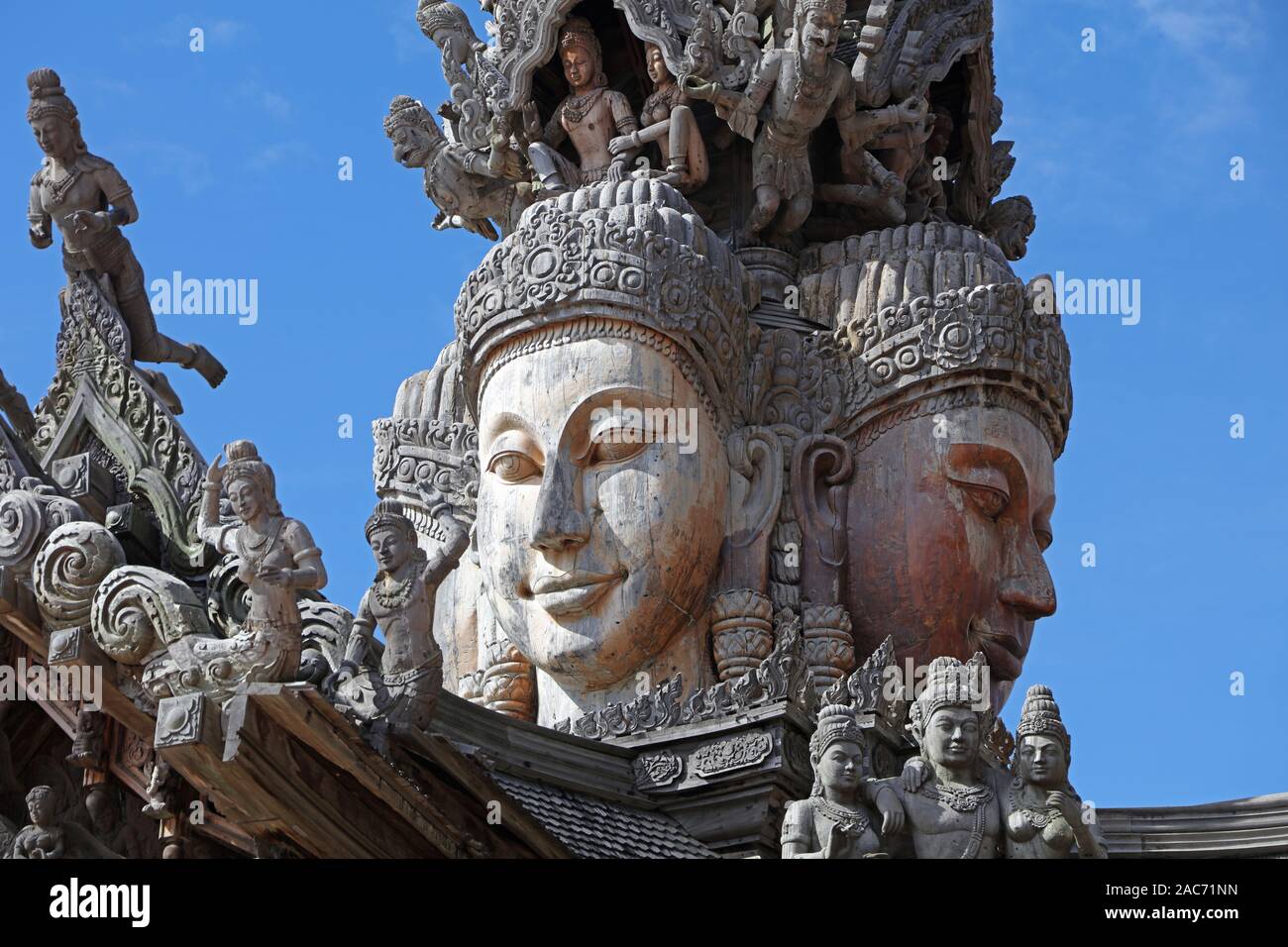 Schnitzerei, Buddhas am Tempel Heiligtum der Wahrheit, Pattaya, Thailand, Stockfoto