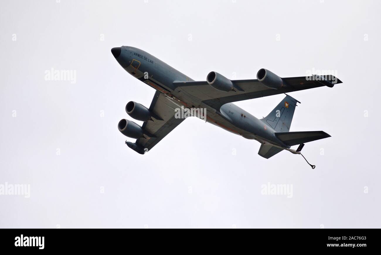 Die französische Air Force Boeing KC-135 Stratotanker R Tankflugzeuge Durchführen einer Flypast am2019 RIAT zum Gedenken an 70 Jahre NATO Stockfoto