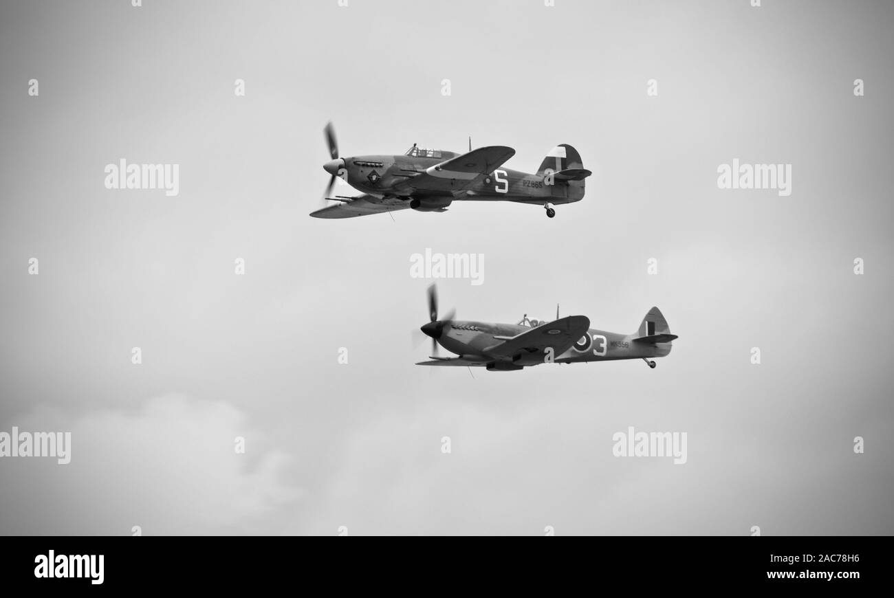 Luftwaffendenkmal Schwarzweiss Stockfotos Und Bilder Alamy