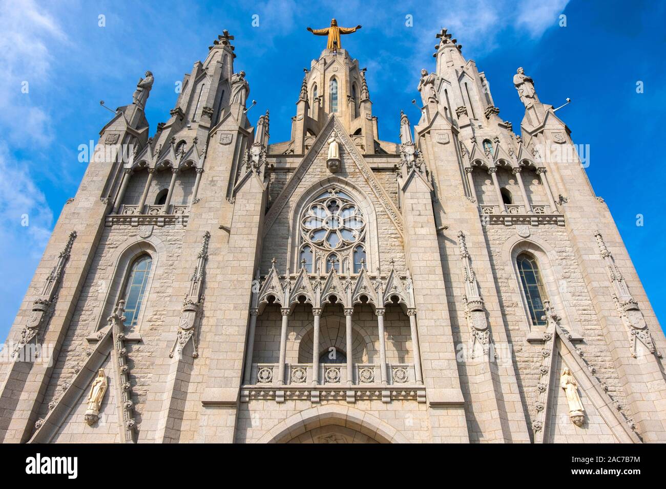 Der Tempel des Heiligen Herzen Jesu auf den Tibidabo, Barcelona, Katalonien, Spanien, Europa. Stockfoto