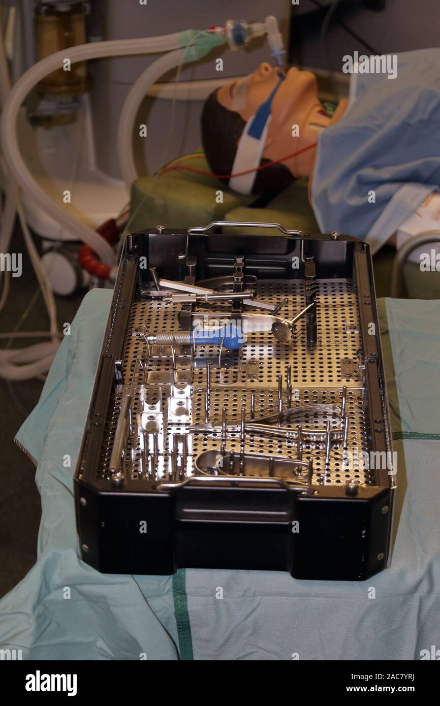 Orthopädische Instrumente im Rahmen einer Simulation angezeigt Stockfoto
