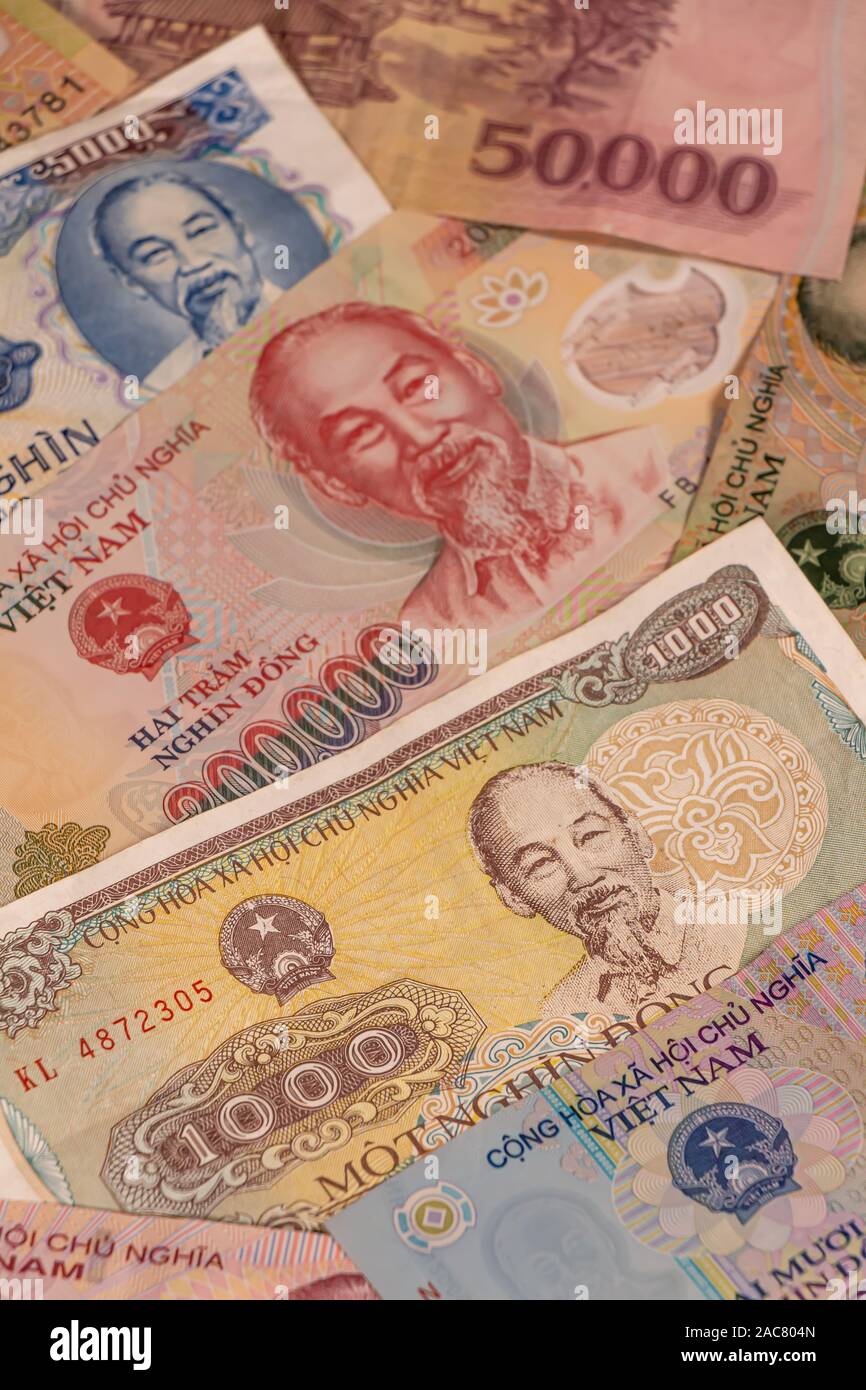Eine Komposition von Vietnamesischer Dong VND Banknoten bietet große Möglichkeiten für die Illustration von Themen wie Handel, Banken, Medien, etc. Stockfoto