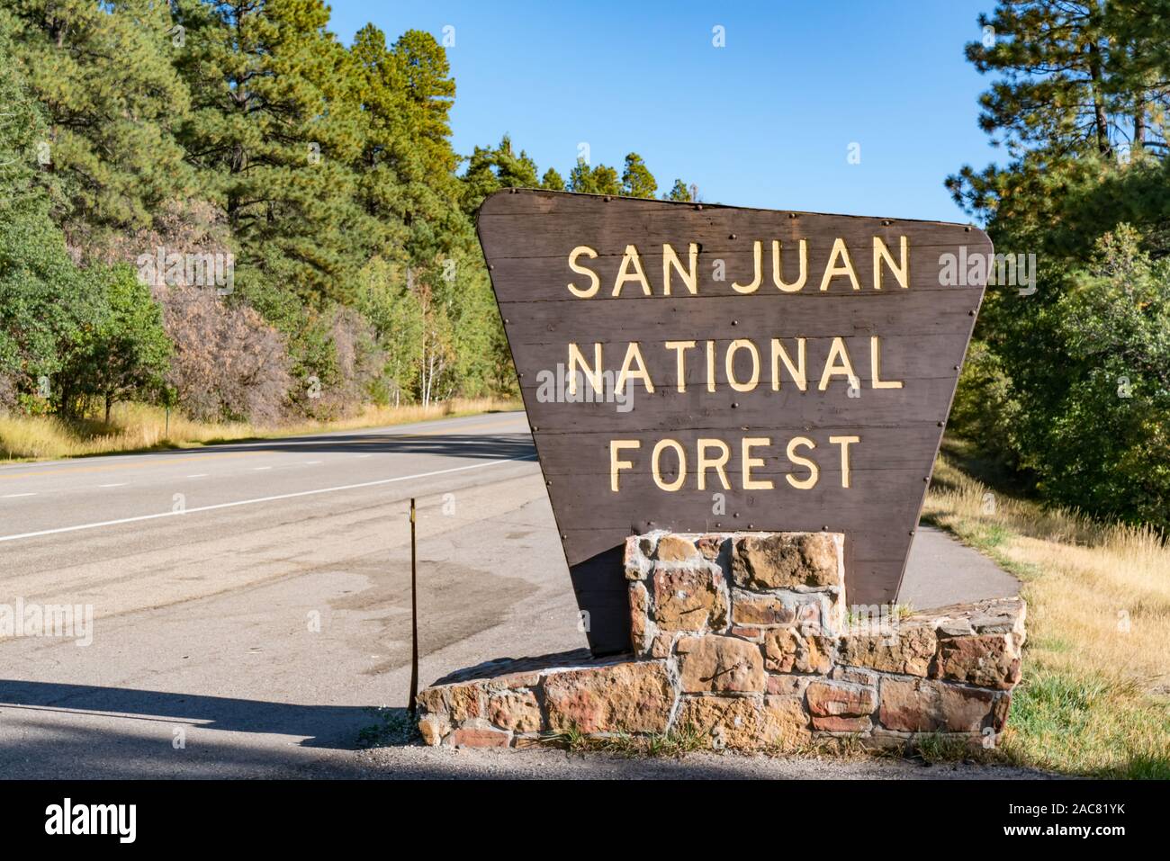 Dolores, CO - Oktober 1, 2019: San Juan National Forest Anmelden Colorado Stockfoto