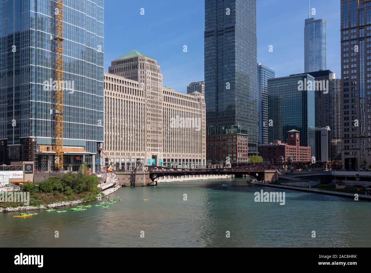 Chicago Riverfront und Merchandise Mart Building, Chicago, USA Stockfoto