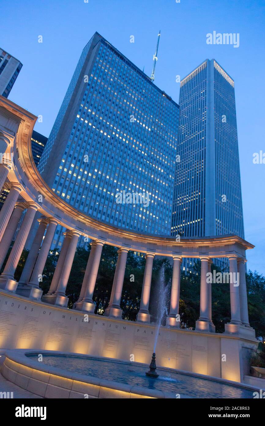 Wrigley Denkmal, Millennium Park, der Loop, Chicago, USA Stockfoto