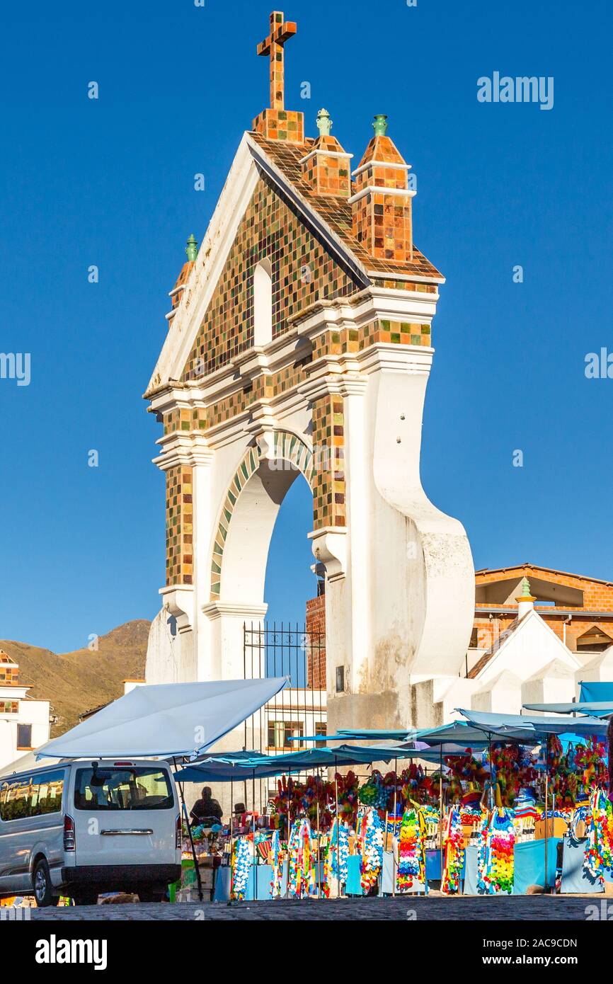 Basilika Unserer Lieben Frau von Copacabana Kathedrale Eingangstor, Bolivien Stockfoto Basilika Unserer Lieben Frau von Copacabana Kathedrale Eingangstor, Bolivien Stockfoto