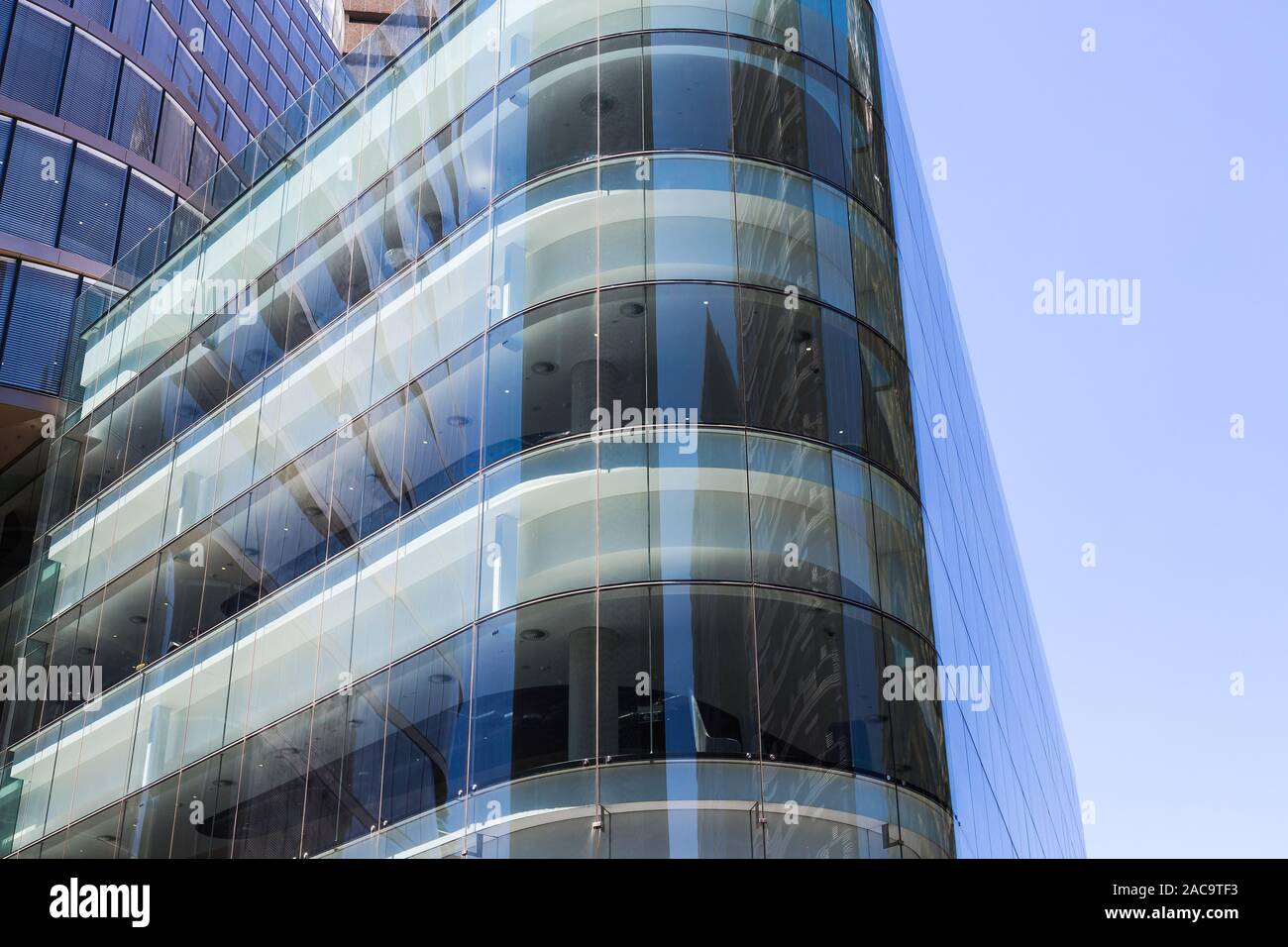 Das Glas encassed UTS Hauptgebäude hat viele einzigartige Design Features. Durch australische Architekturbüro FJMT gestaltet, es verfügt über eine 10-Ebene twiste Stockfoto