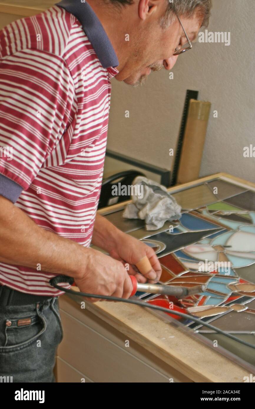 Glas Künstler bei der Arbeit Stockfoto