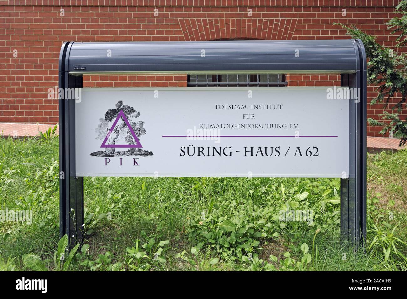 Hinweisschild für das Institut für Klimafolgenforschung, PIK, Potsdam, Brandenburg Stockfoto