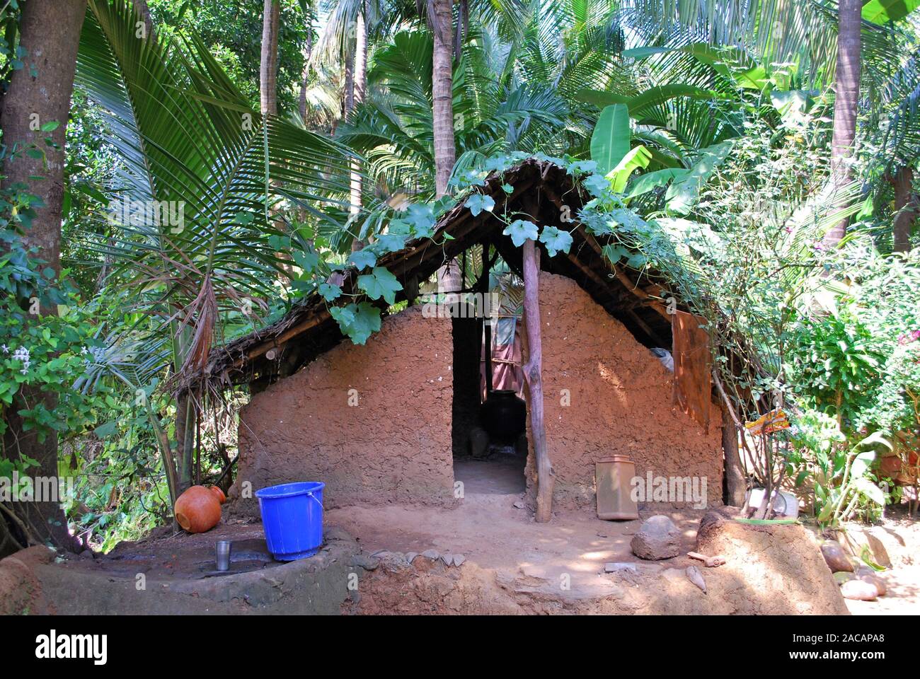 Indische baden Hütte in einer Dorfgemeinschaft, Kota Baharu Süd Indien, Asien Stockfoto