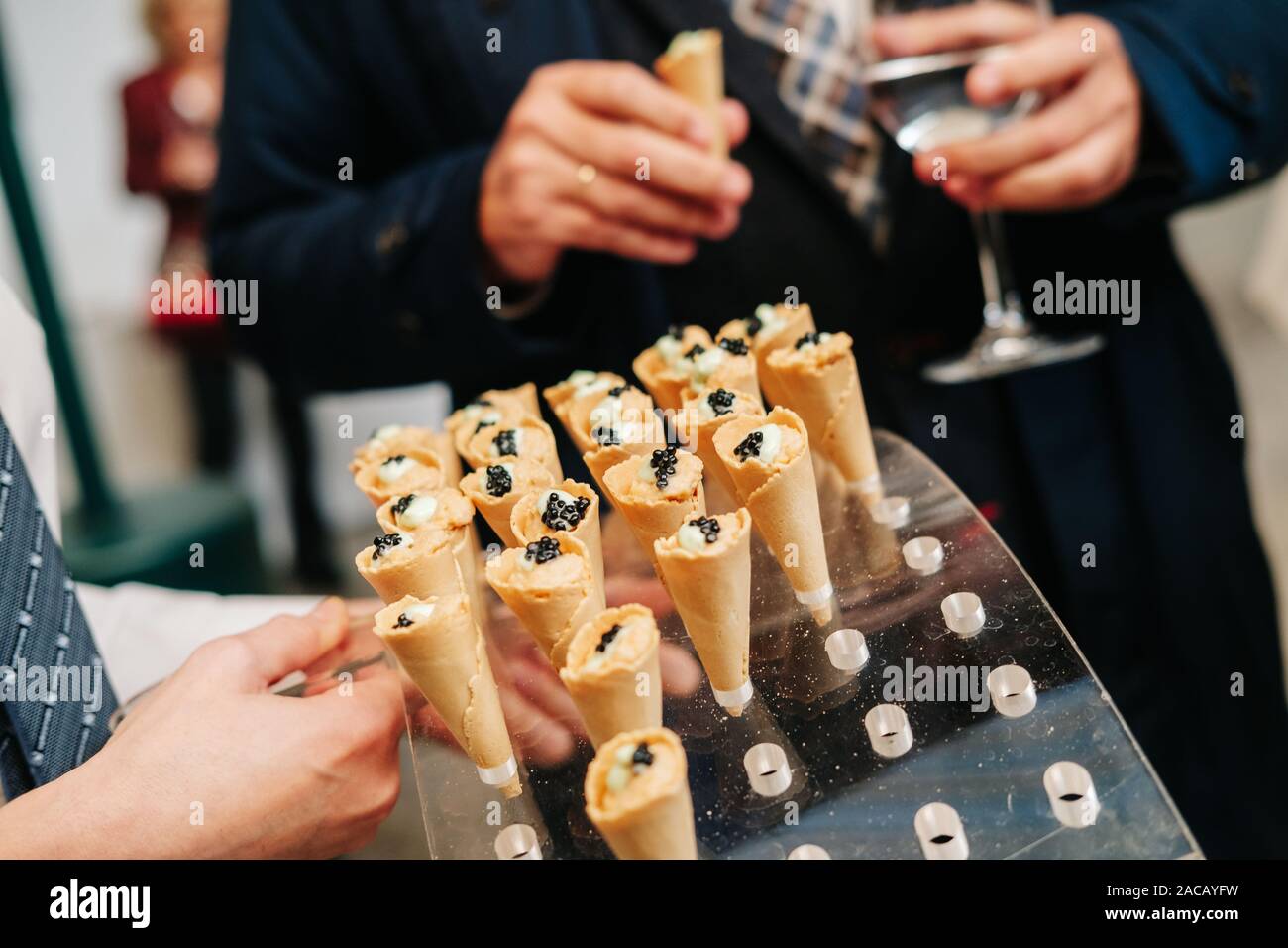 Detail eines Kanapees für eine Mahlzeit bei einer Veranstaltung, Hochzeit, Tagung oder Kongress mit Nahrungsmitteln Stockfoto