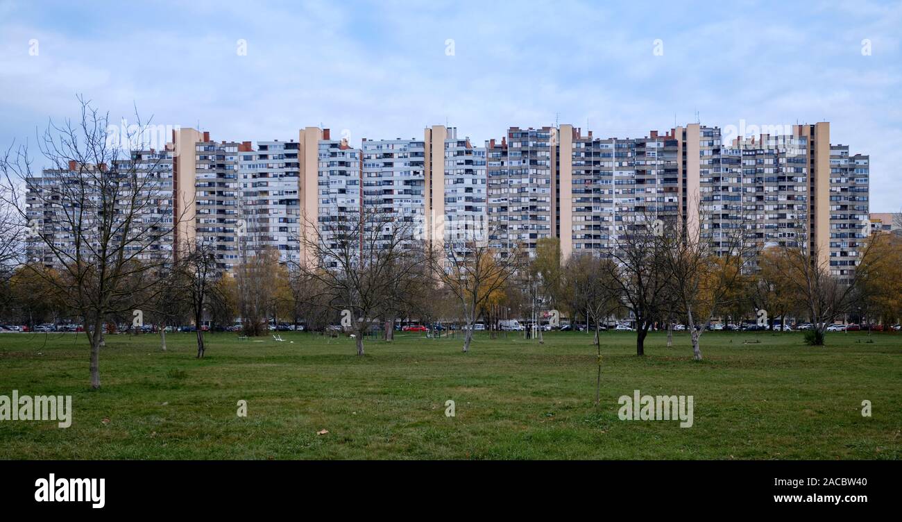 Die Architektur des brutalist mamutica (Mammut) Apartment Block, das größte Wohnhaus des ehemaligen Jugoslawien. In Zagreb, Kroatien. Stockfoto