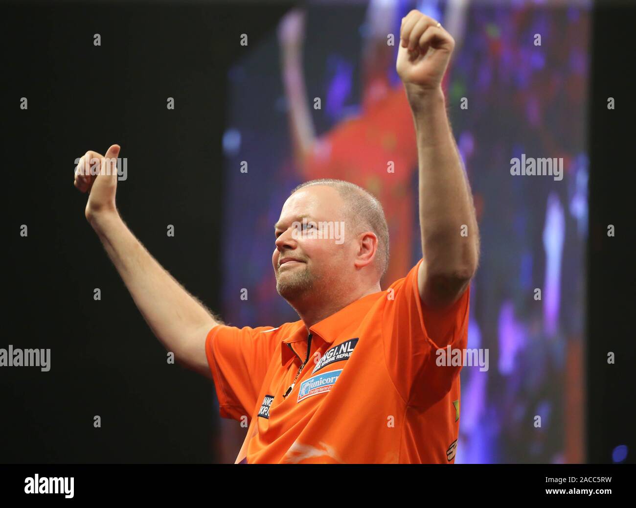 Rotterdam, Niederlande. 02 Dez, 2019. ROTTERDAM, Premier League Darts Ahoi, Raymond Van Barneveld Credit: Pro Schüsse/Alamy leben Nachrichten Stockfoto