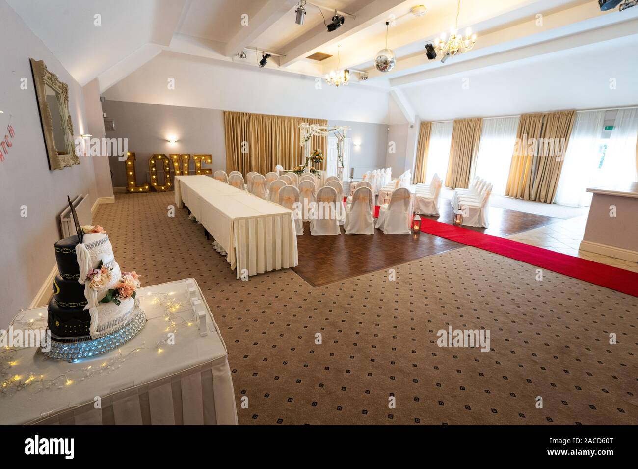 Bereit für eine große Hochzeit im Manor Hotel and Guest House, Cheadle, Hochzeitsort der Klasse 2 in Staffordshire, Familienpension, Hochzeiten in Staffordshire Stockfoto