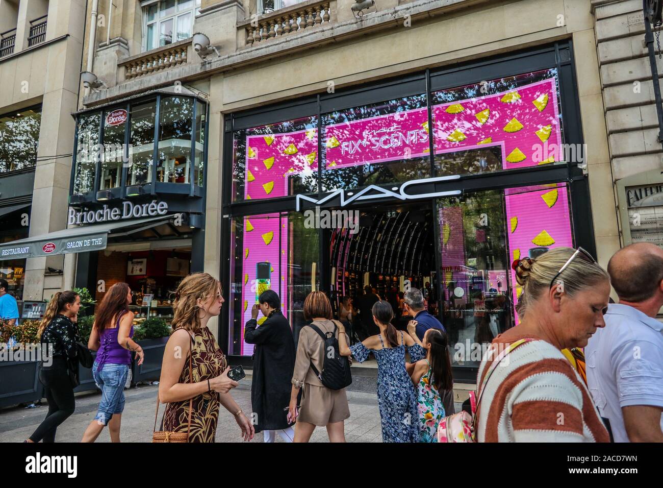 Mac Store auf. Champs-Élysées Paris, Frankreich, Europa Stockfoto