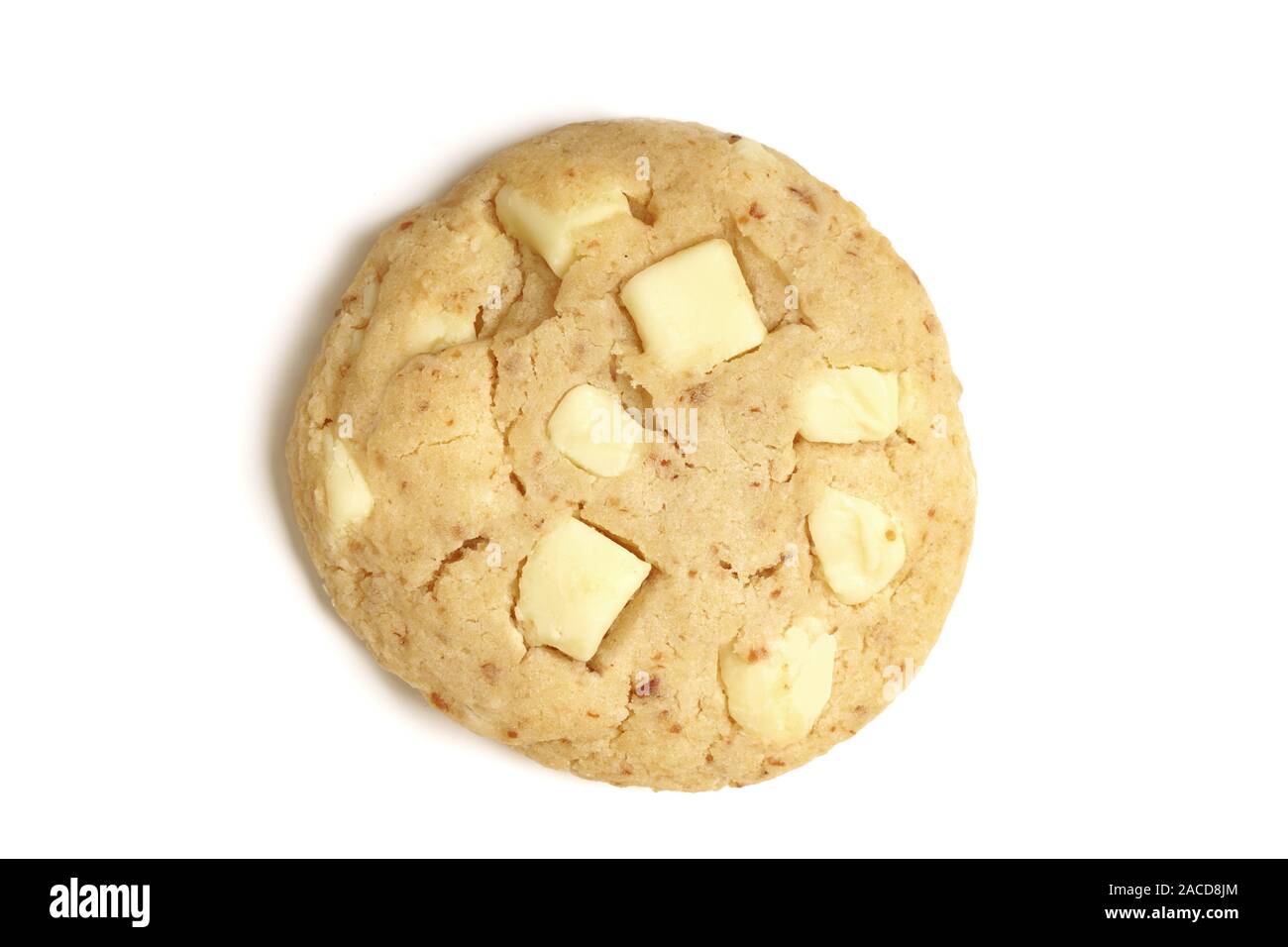 American Style soft Cookie mit White choc Chocolate Chip-topview auf weißem Hintergrund mit Schatten Stockfoto