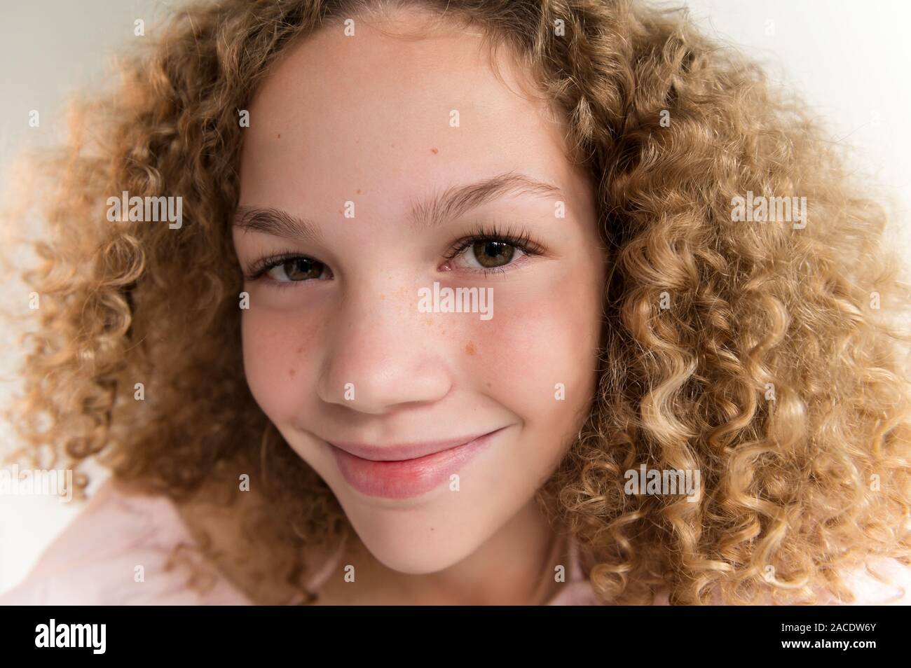 Porträt von Mädchen lächelnd Stockfoto