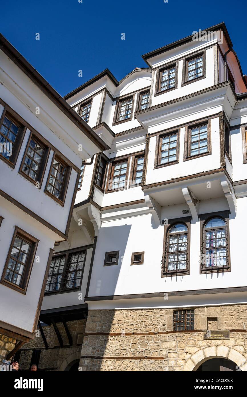 Die robevi Haus, einer von vielen traditionellen osmanischen Gebäude in der Altstadt von Ohrid am Ufer des Ohrid-Sees in Mazedonien, Europa. Stockfoto