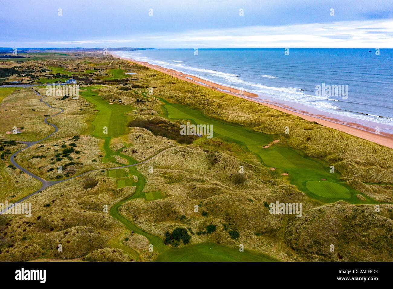 Luftaufnahme von Trump International Golf Links Golf Course an Belmedie in Aberdeenshire, Schottland, Großbritannien Stockfoto