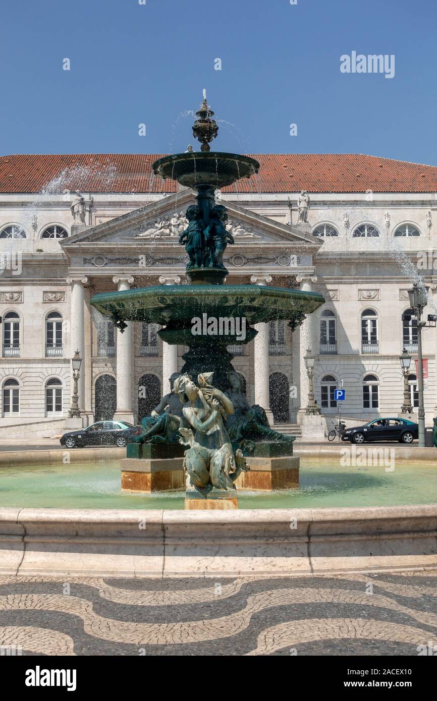 Springbrunnen in Rossio Platz Lissabon Portugal Stockfoto