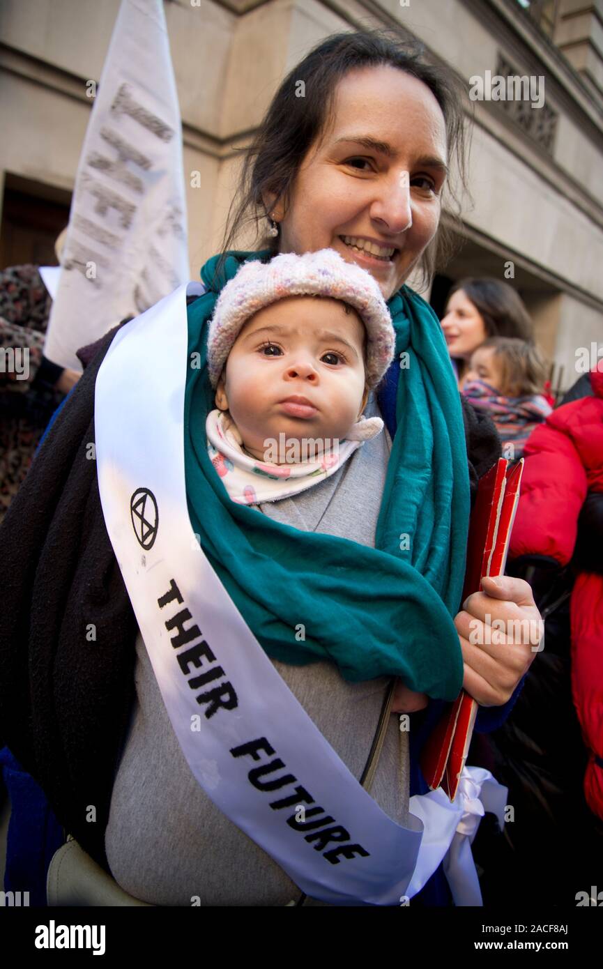 2. Dezember 2019 ausserhalb der Konservativen Partei HQ, Central London, als Teil des Aussterbens Rebellion 12 Tage vor der Bundestagswahl, mo Stockfoto