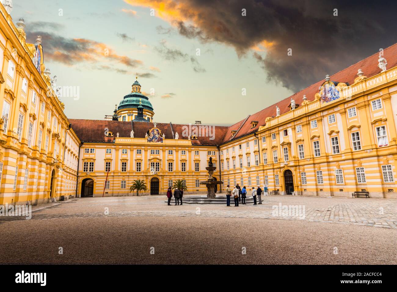 Blick auf den Innenhof des Stift Melk in Österreich. Stockfoto
