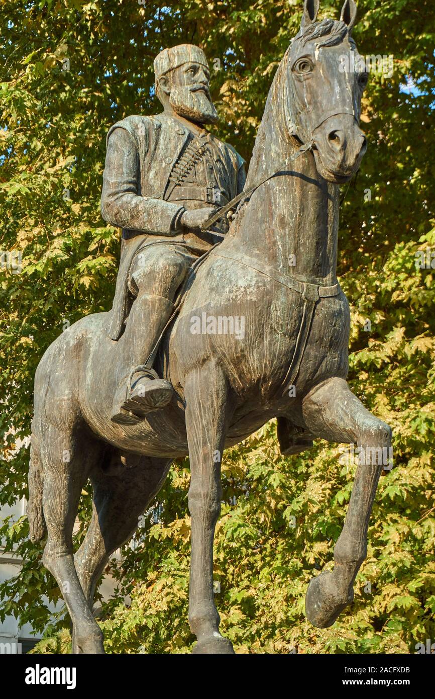 Statue von Athanasios Klaras, besser bekannt Aris Velouchiotis, war der prominenteste Führer und Anstifter der Griechischen Volksbefreiungsarmee. Stockfoto