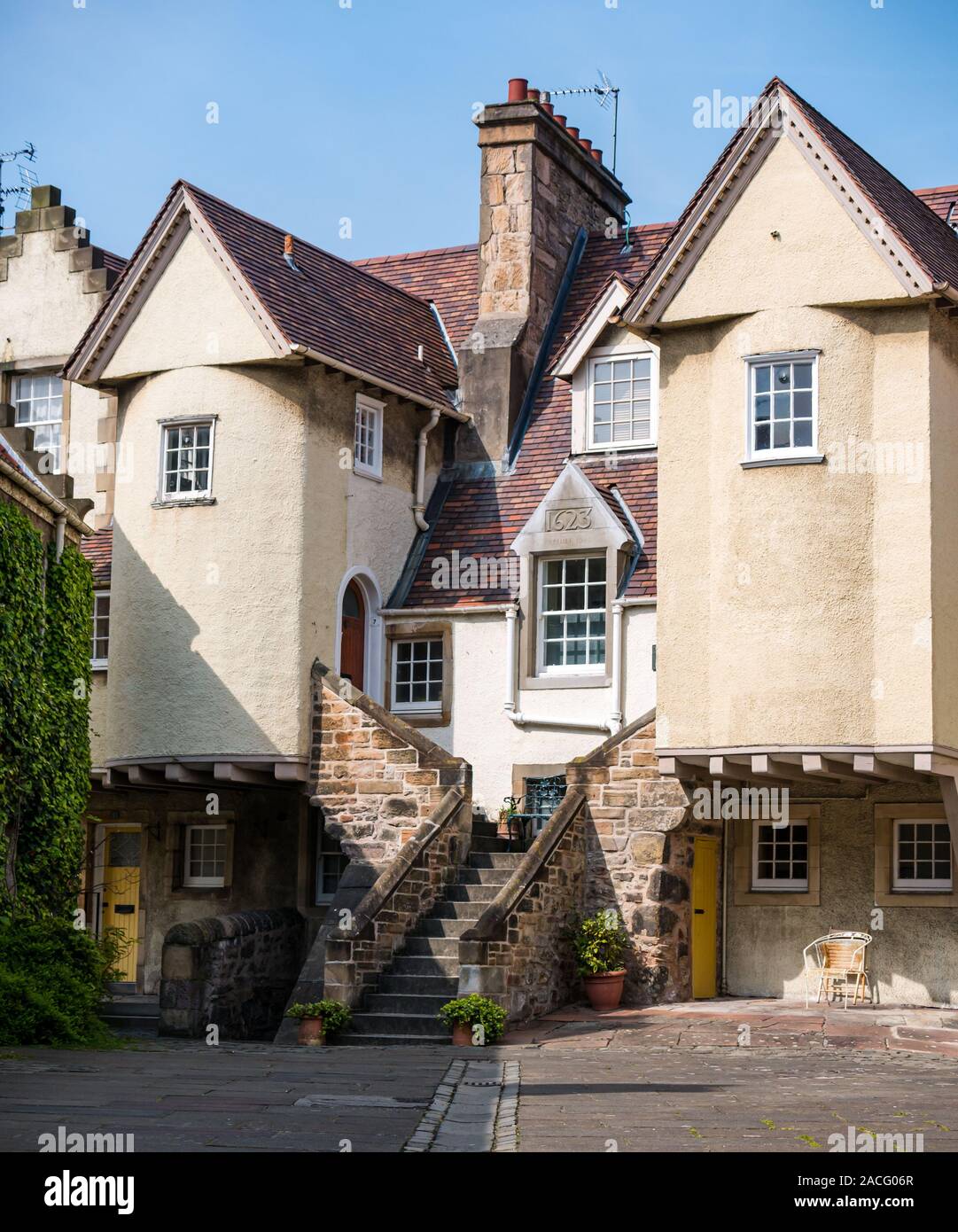 Malerische, alte Gebäude in der Nähe des Weißen Pferdes, Canongate, Royal Mile, Eduinbirgh, Schottland, Großbritannien Stockfoto