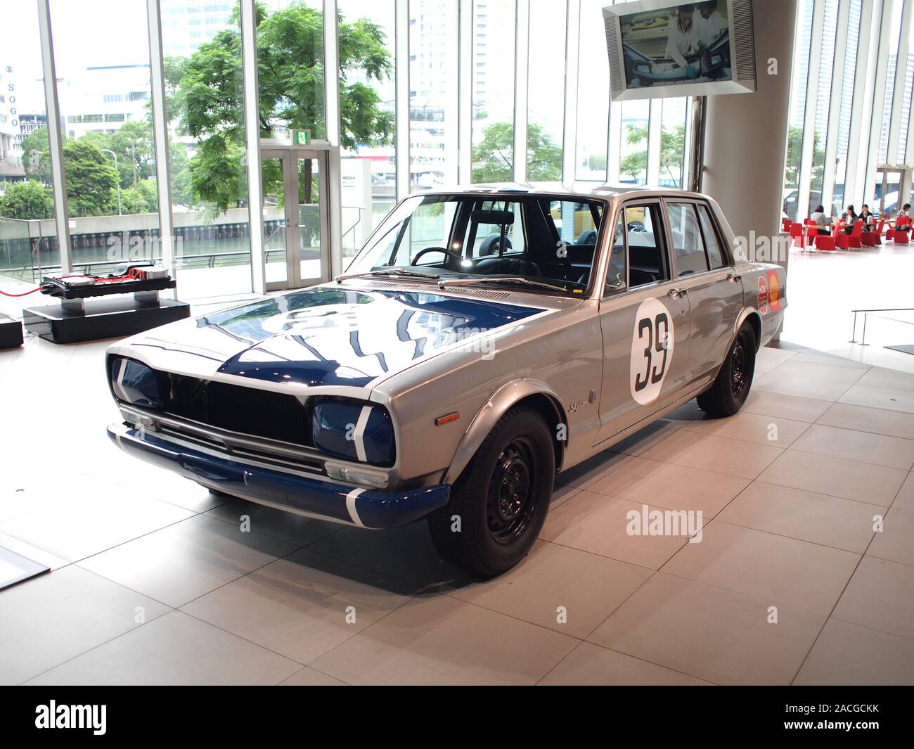 1969 Nissan Skyline 2000 GT-R (Gesamtsieger spec von JAF GP 1969, Nr. 39) am Nissan Global Headquarters Galerie. Stockfoto