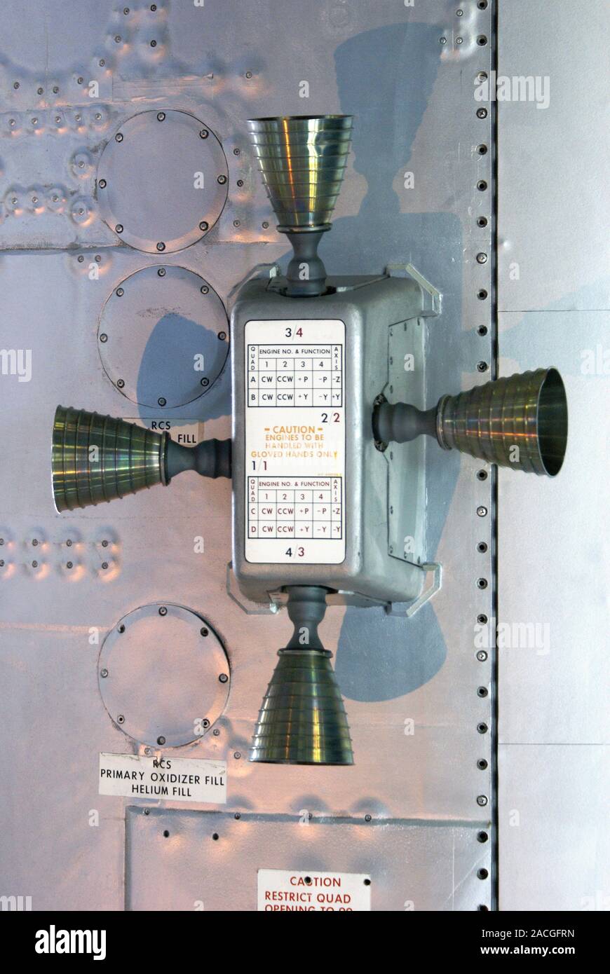 Apollo Service Modul thruster Quad auf der Anzeige. Diese Thruster, eine Art von Reaktion Control System (RCS), wurde für die NASA Apollo Programm der bemannten m verwendet. Stockfoto
