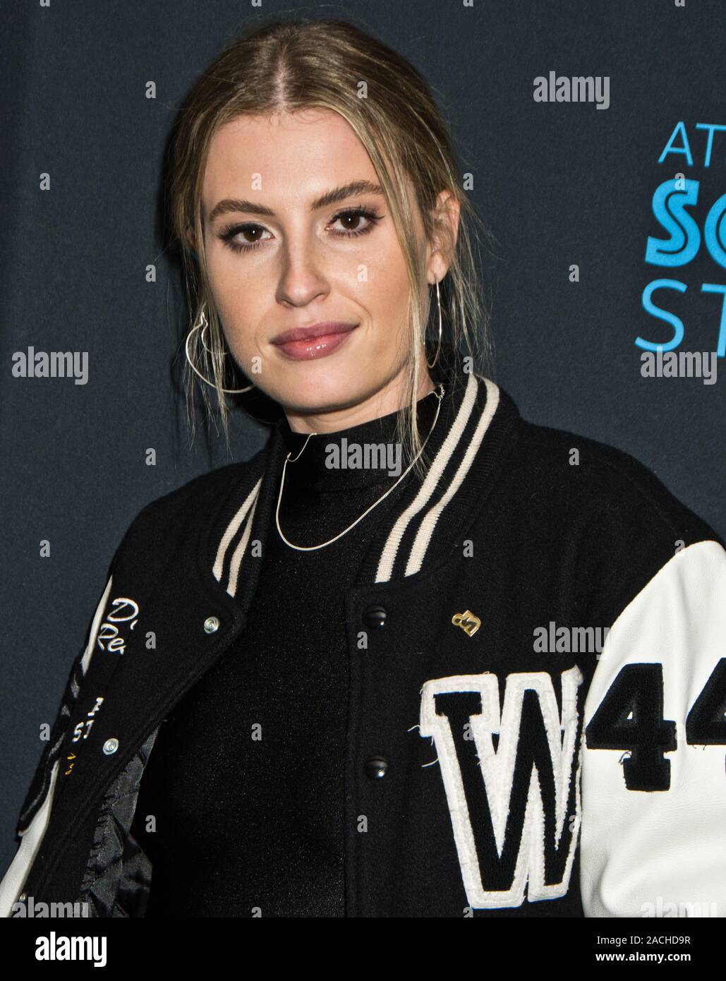 BALA CYNWYD, PA, USA - 25. FEBRUAR 2019: Amerikanische Singer-Songwriter Fletcher die Besuche von Q102 Performance Theater. Stockfoto