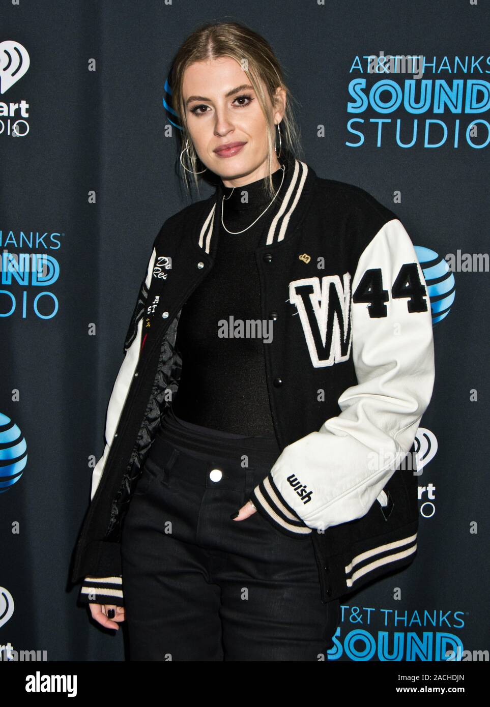 BALA CYNWYD, PA, USA - 25. FEBRUAR 2019: Amerikanische Singer-Songwriter Fletcher die Besuche von Q102 Performance Theater. Stockfoto