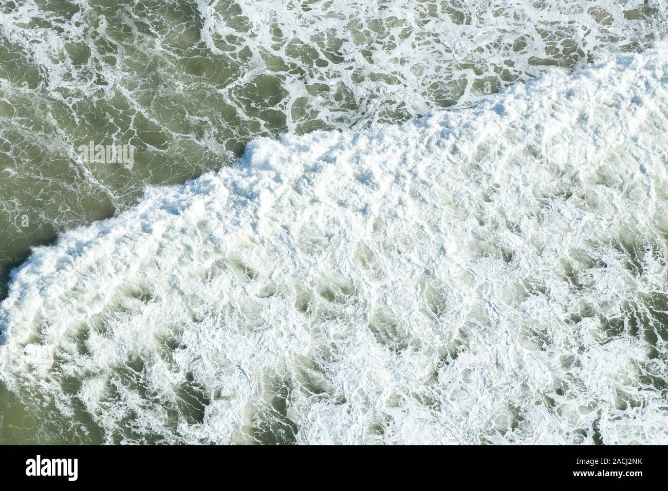 Schönheit in der Natur, Schaum Schaum der brechenden Welle, Luftaufnahme, Seascape, Surf Zone der Strand von Durban, Südafrika, high key Stockfoto