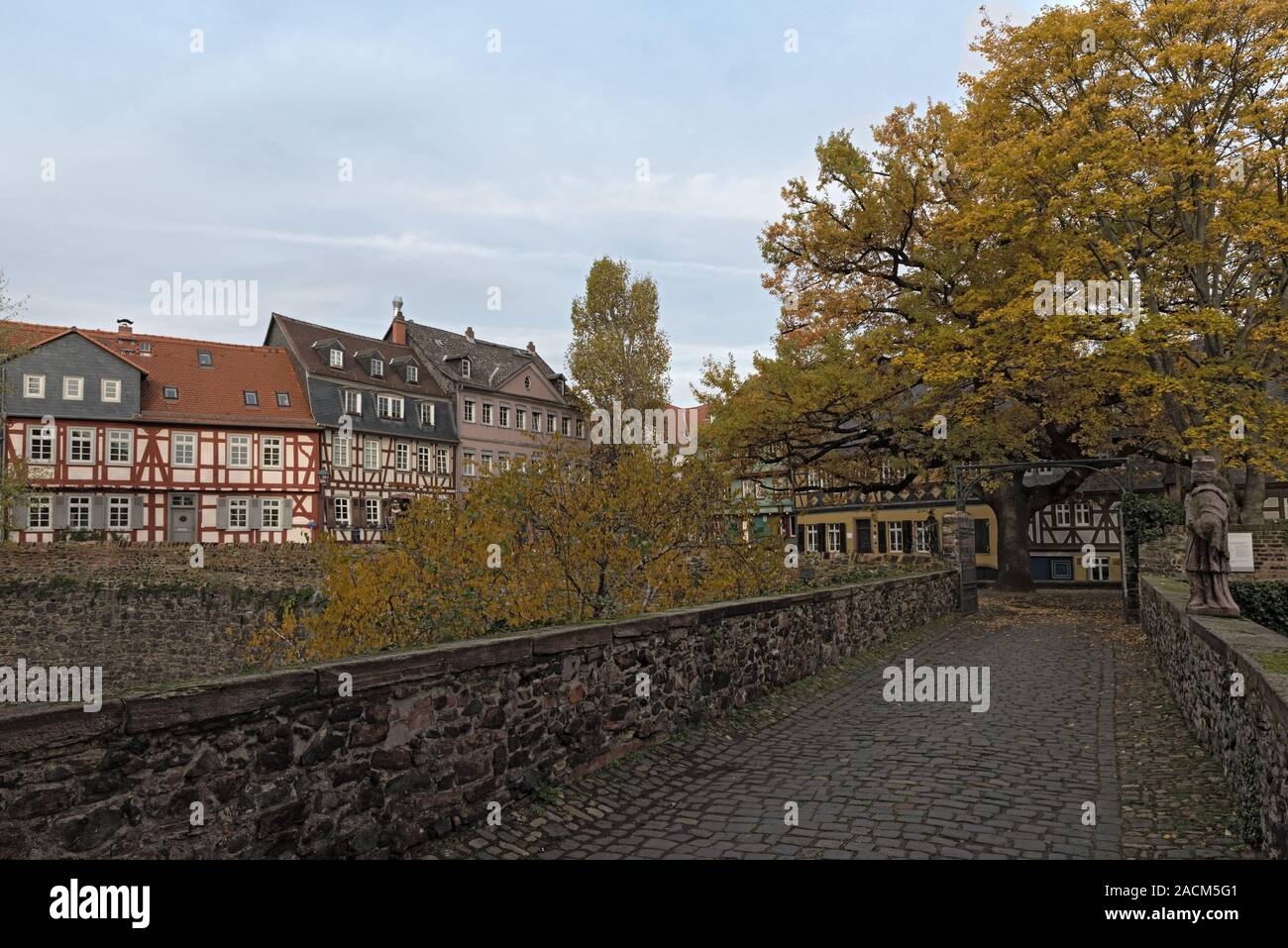 Historischen Schlossplatz in Frankfurt Hoechst im Herbst Deutschland 4 Stockfoto