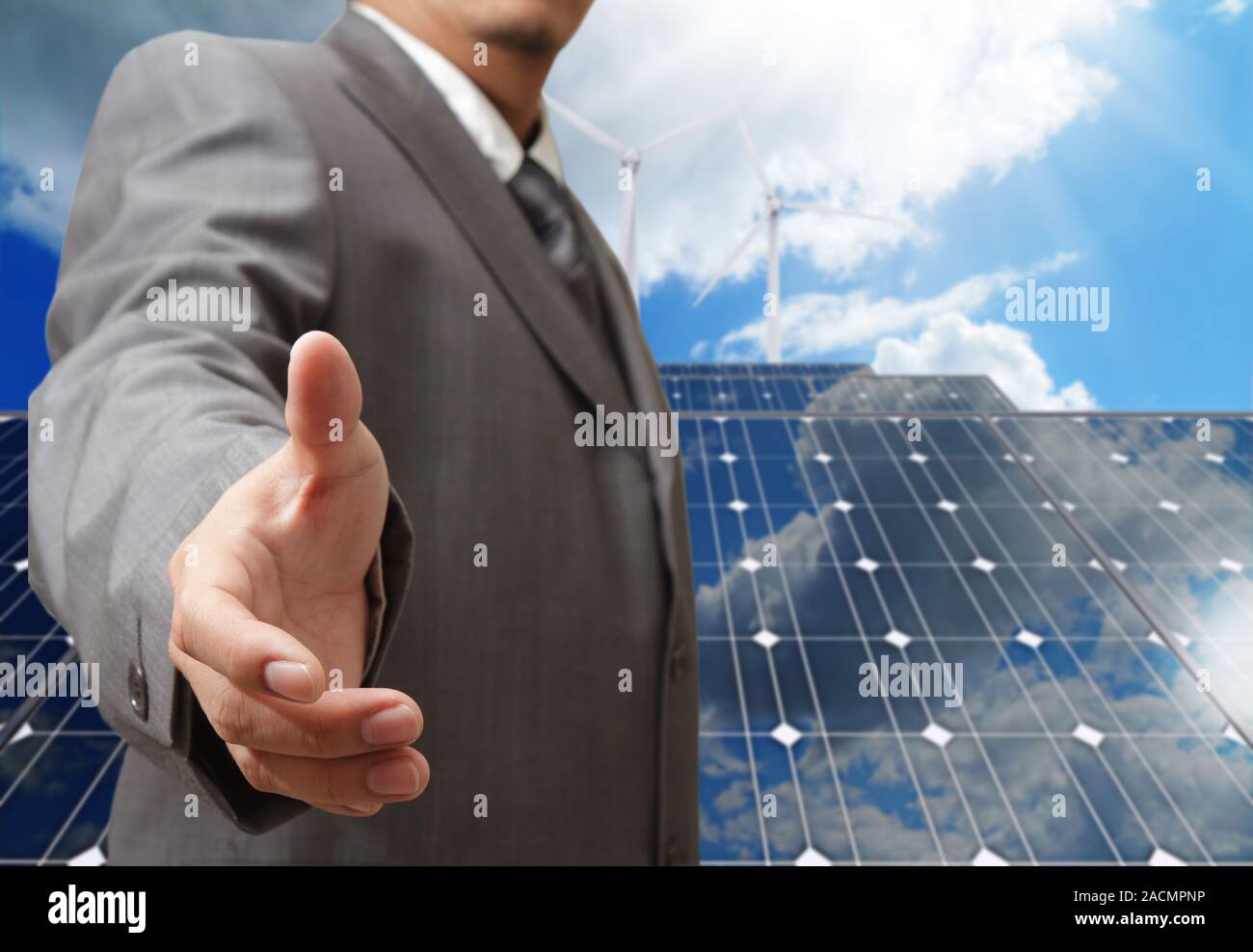 Business bietet man Handshake mit Green Business Konzept Stockfoto