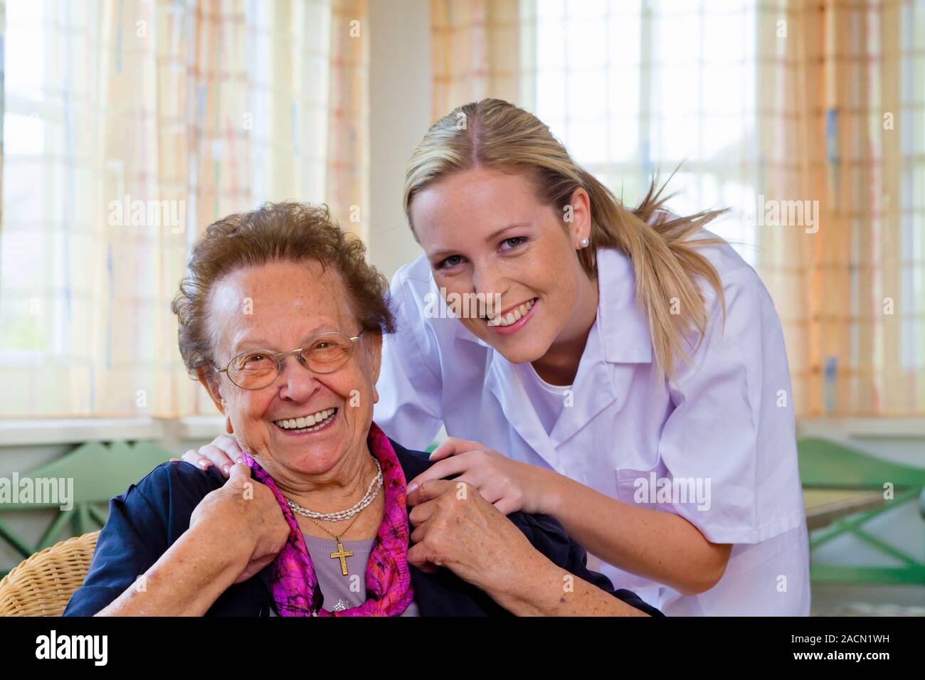 Home Pflege der alten Dame Stockfoto