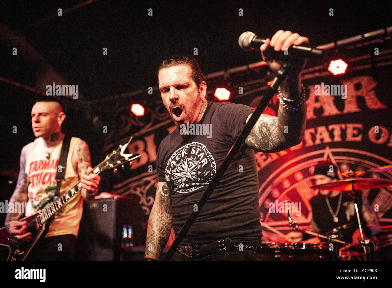 Oslo, Norwegen. 03. November 2019. Die amerikanische Rockband Black Star Riders führt ein Live Konzert im Krøsset in Oslo. Hier Sänger und Gitarrist Ricky Warwick ist live auf der Bühne gesehen. (Foto: Gonzales Foto - Terje Dokken). Stockfoto