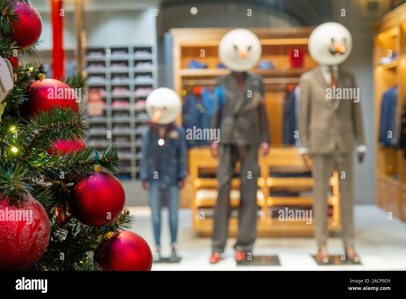 Schaufensterdekoration Fur Weihnachten Stockfotos Und Bilder Kaufen Alamy