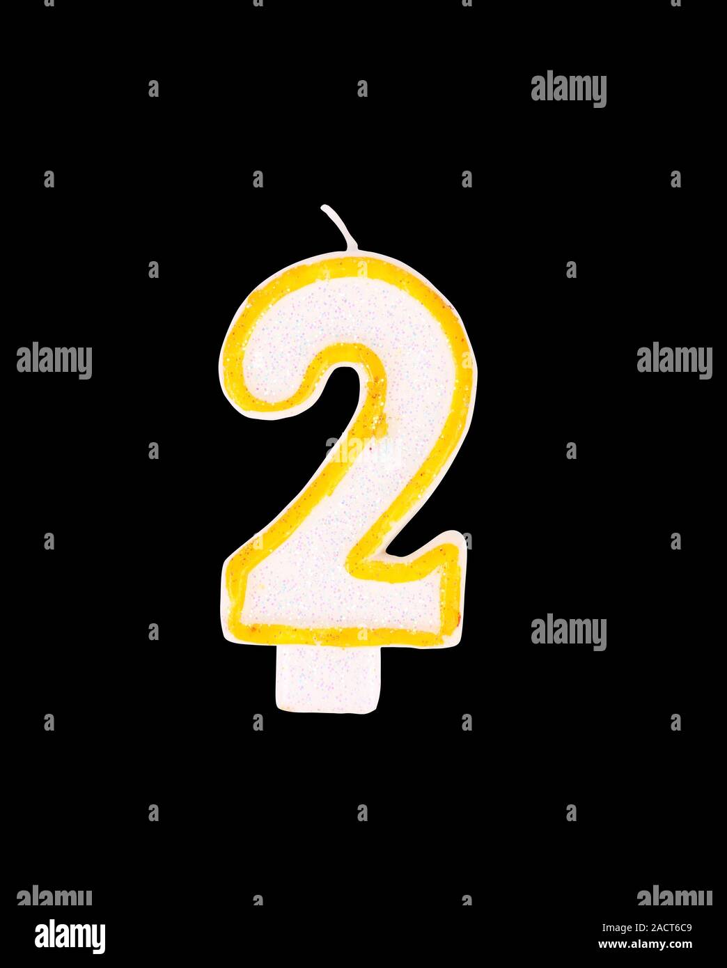 Kerze in Form von zwei Zahlen. Stockfoto