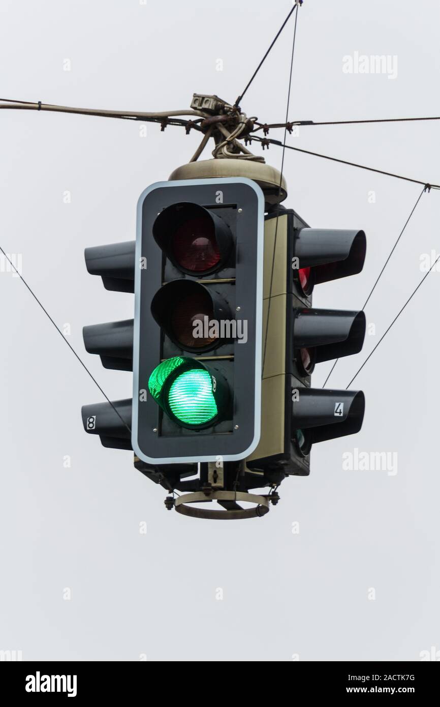 Ampel mit grünem Licht Stockfoto