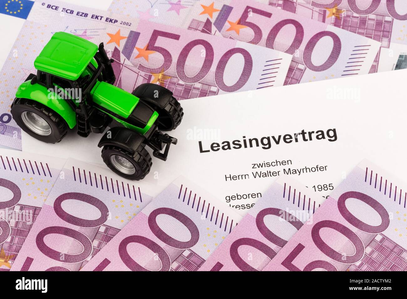 Mietvertrag für neue Traktor Stockfoto