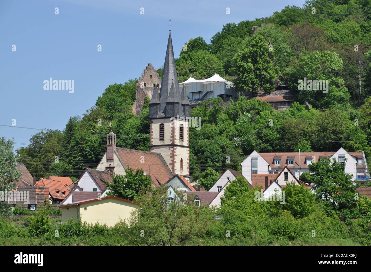 Kirche in Gemünden am Main. Stockfoto