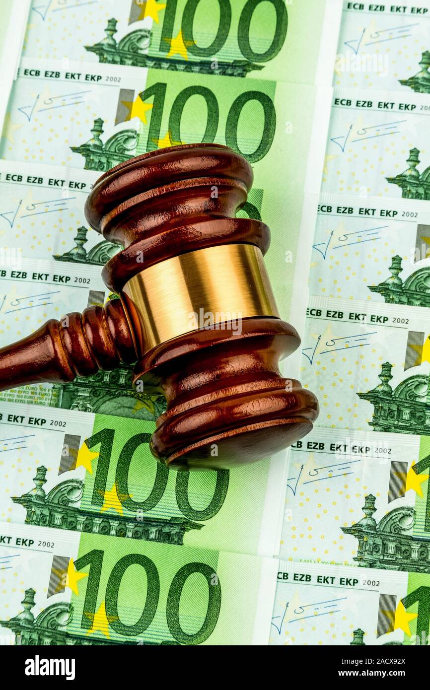 Judge's Hammer und Euro-banknoten Stockfoto