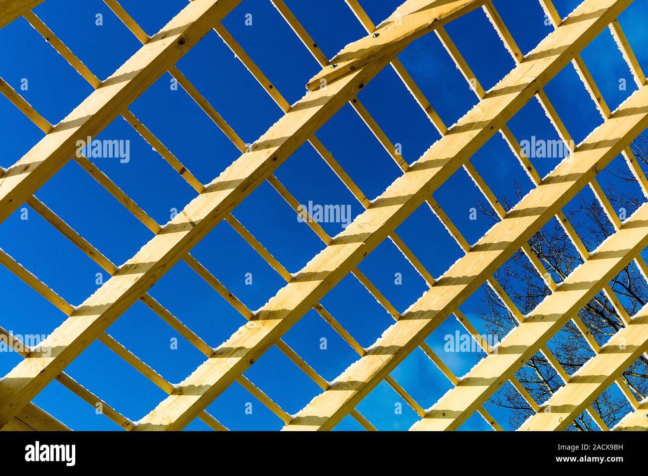 Dachkonstruktion aus Holz Stockfoto